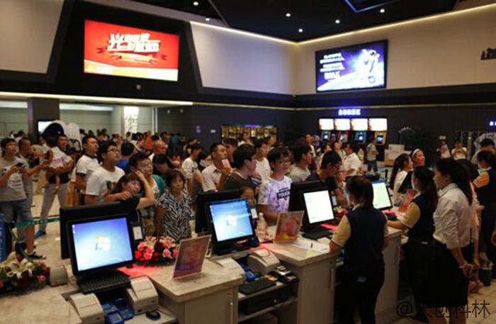 电影院触摸体机怎么选购？怎么减少排队现象