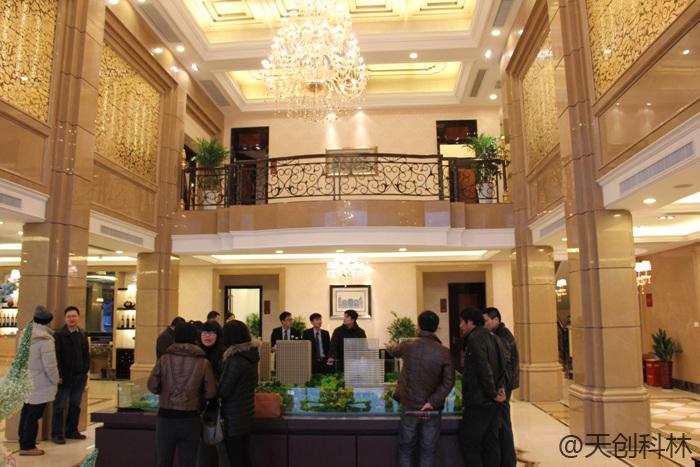 房地产售楼大厅、地产中介橱窗为什么要用触摸体机