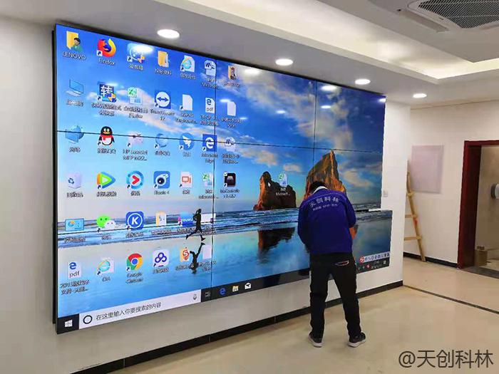 液晶信息屏怎样的配置比较好